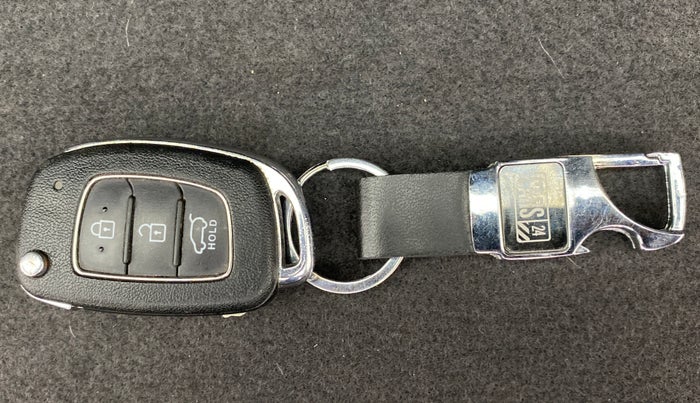 2017 Hyundai Elite i20 ASTA 1.2 DUAL TONE, Petrol, Manual, 38,571 km, Key Close Up