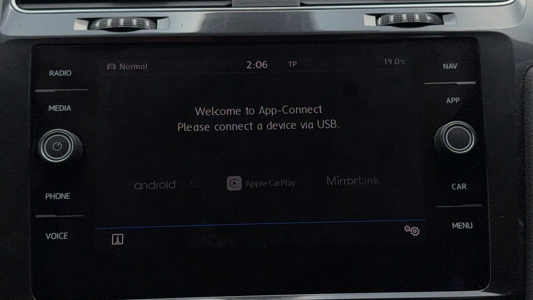 2017 Volkswagen Golf 110 Tsi Comfortline, Automatic, 143924 km, Android/Apple Car Play