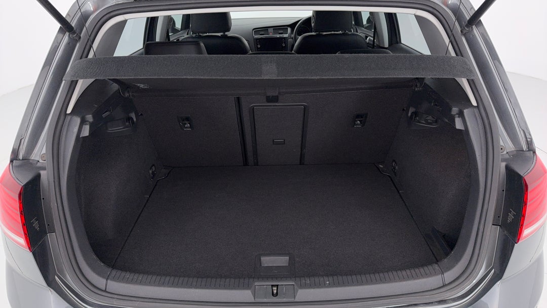 2017 Volkswagen Golf 110 Tsi Comfortline, Automatic, 143924 km, Boot Inside View