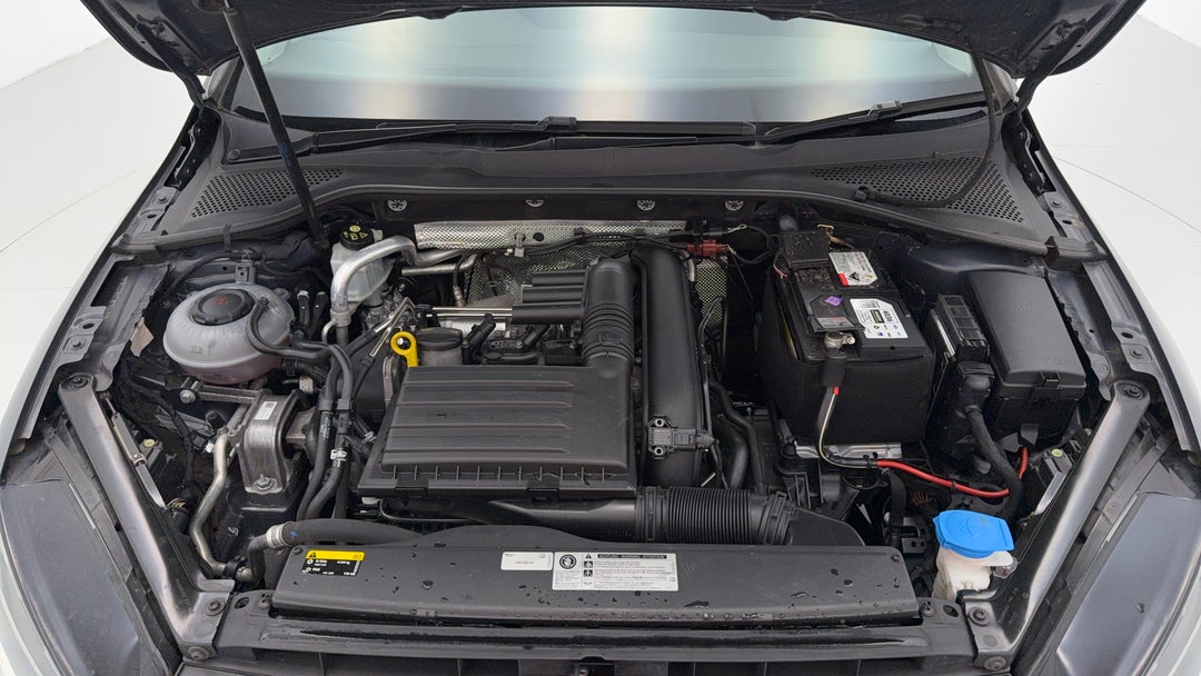 2017 Volkswagen Golf 110 Tsi Comfortline, Automatic, 143924 km, Open Bonnet (Engine)