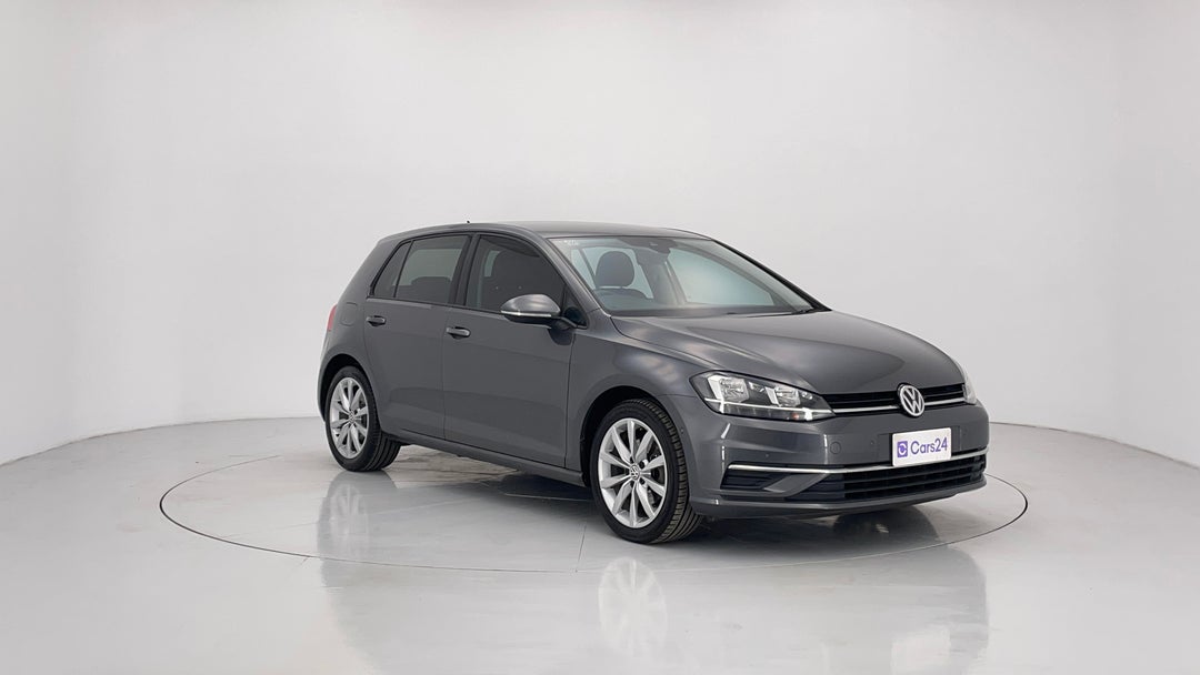 2017 Volkswagen Golf 110 Tsi Comfortline, Automatic, 143924 km, Right Front Diagonal (45- Degree) View