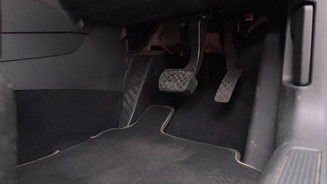 2017 Volkswagen Golf 110 Tsi Comfortline, Automatic, 143924 km, Pedals and Footmat