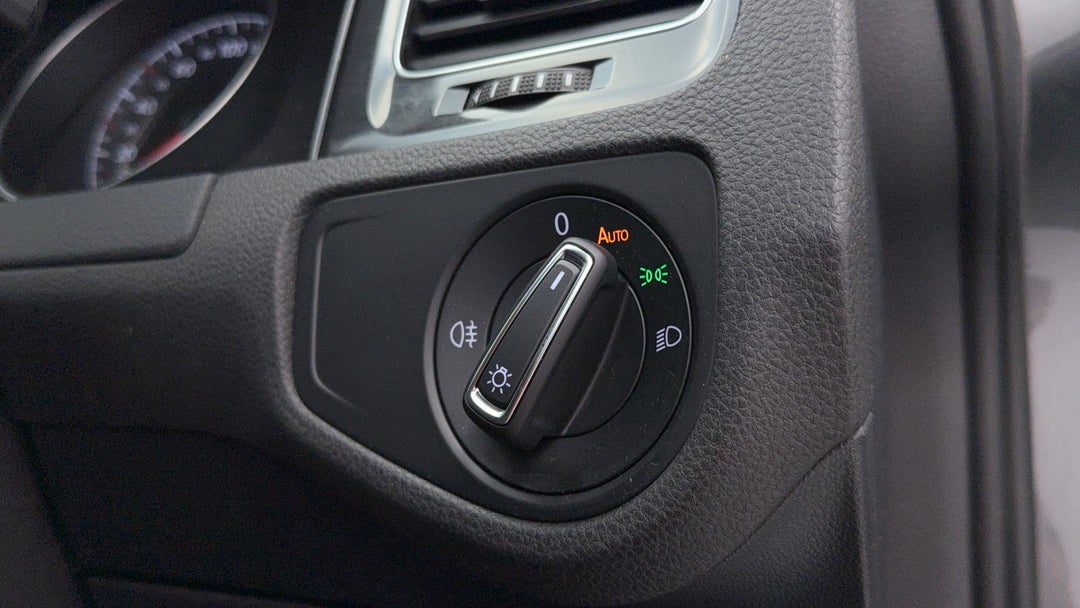 2017 Volkswagen Golf 110 Tsi Comfortline, Automatic, 143924 km, Utility Switches/Buttons