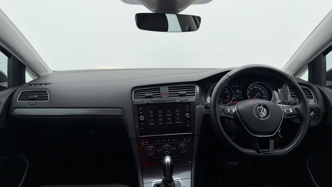 2017 Volkswagen Golf 110 Tsi Comfortline, Automatic, 143924 km, Dashboard View