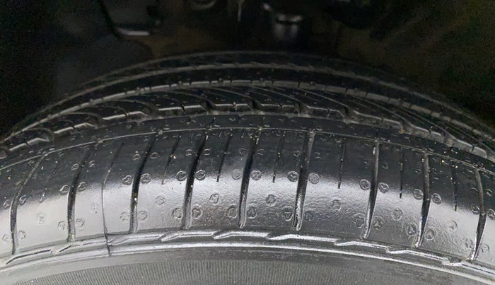 2018 Hyundai Verna 1.6 VTVT SX, Petrol, Manual, 53,475 km, Left Front Tyre Tread