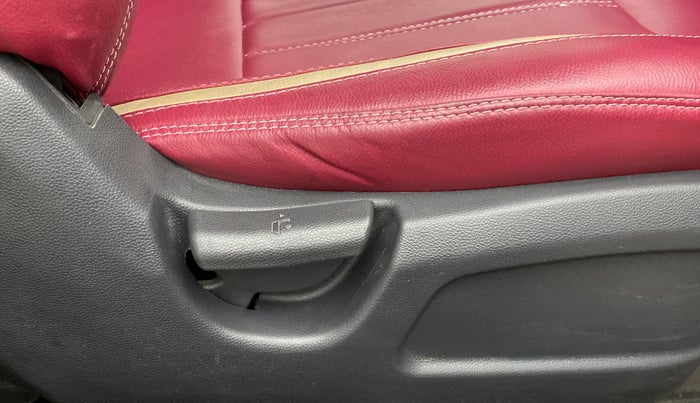 2015 Hyundai Elite i20 MAGNA 1.2, Petrol, Manual, 43,056 km, Driver Side Adjustment Panel