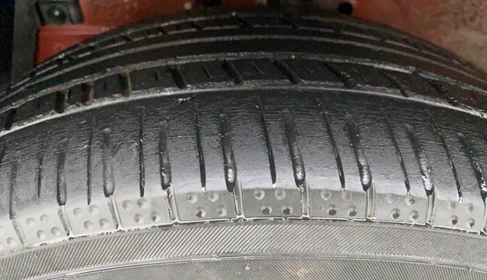 2014 Maruti Swift ZXI D, Petrol, Manual, 69,865 km, Left Front Tyre Tread