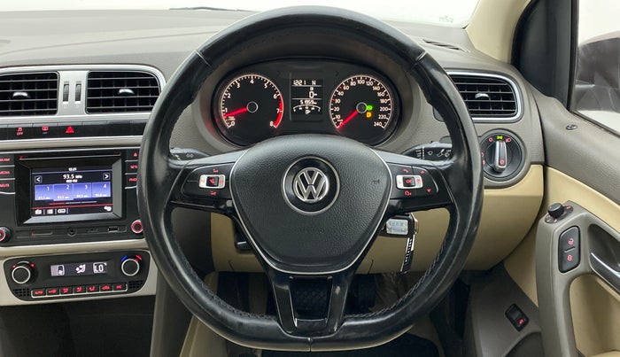 2017 Volkswagen Vento HIGHLINE 1.2 TSI AT, Petrol, Automatic, 52,022 km, Steering Wheel Close Up