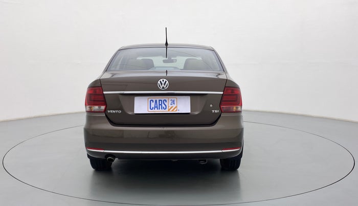 2017 Volkswagen Vento HIGHLINE 1.2 TSI AT, Petrol, Automatic, 52,022 km, Back/Rear