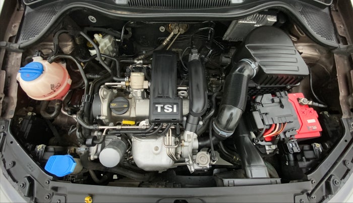 2017 Volkswagen Vento HIGHLINE 1.2 TSI AT, Petrol, Automatic, 52,022 km, Open Bonet