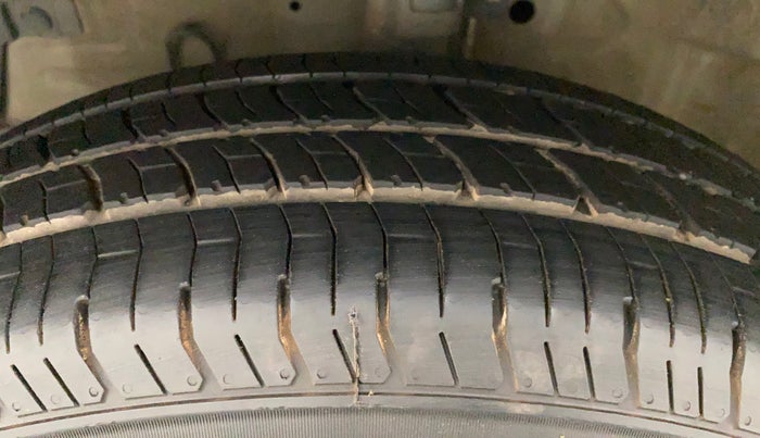 2014 Maruti Swift Dzire VDI, Diesel, Manual, 89,284 km, Left Front Tyre Tread