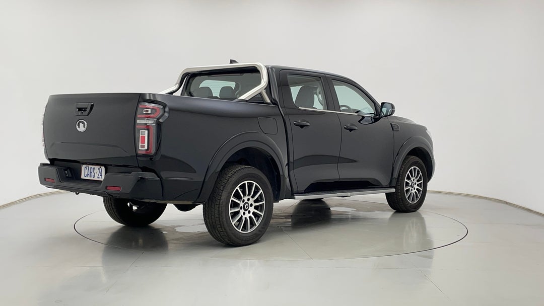 Right Back Diagonal (45- Degree) View