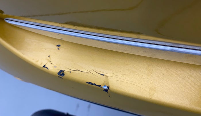 2016 Maruti Vitara Brezza ZDI PLUS DUAL TONE, Diesel, Manual, 37,971 km, Rear bumper - Paint is slightly damaged