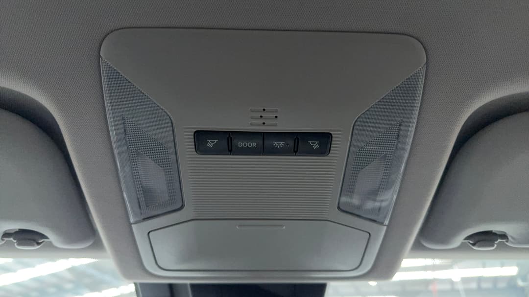 On-Roof Controls/Sunglass holder