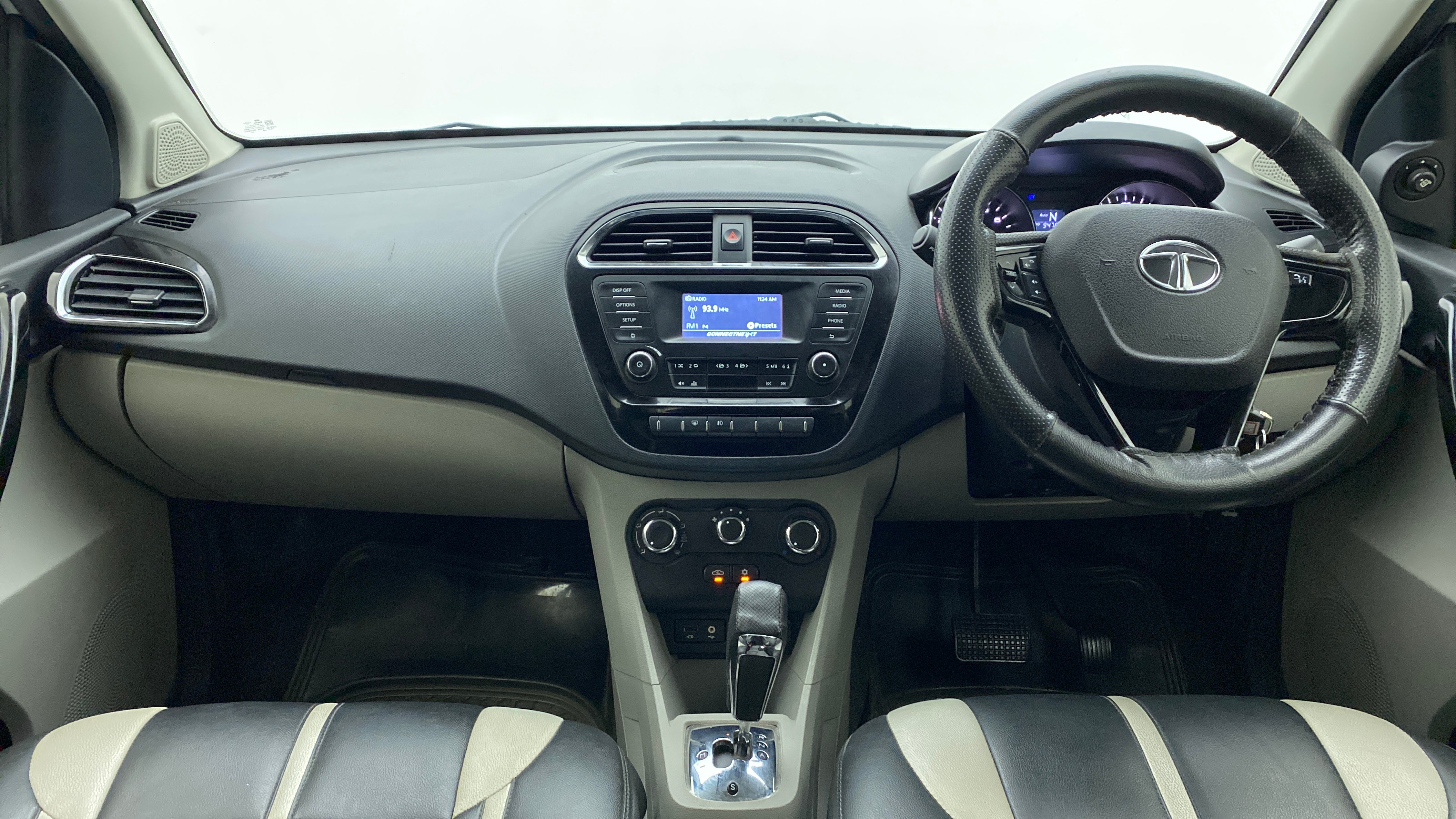 Used Tata Tiago Revotron XZA AMT in Pune 2023 model, India at Best Price.