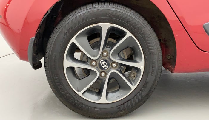 2017 Hyundai Grand i10 SPORTZ (O) AT 1.2 KAPPA VTVT, Petrol, Automatic, 74,977 km, Right Rear Wheel