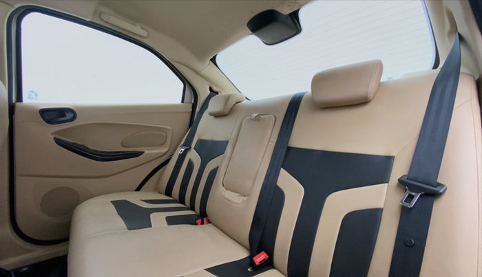 2016 Ford Figo Aspire 1.2 TITANIUM PETROL, Petrol, Manual, 29,743 km, Right Side Rear Door Cabin