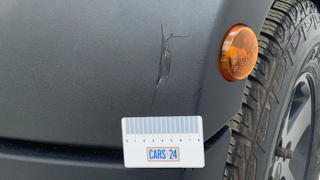 Quarter Panel Front LHS Guard Scratch