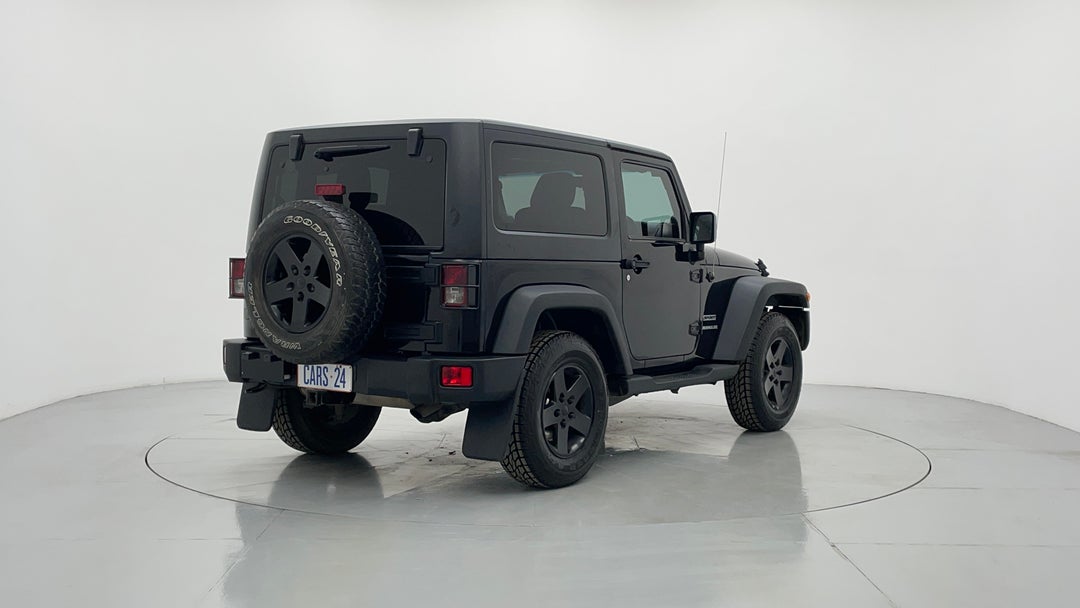 Right Back Diagonal (45- Degree) View