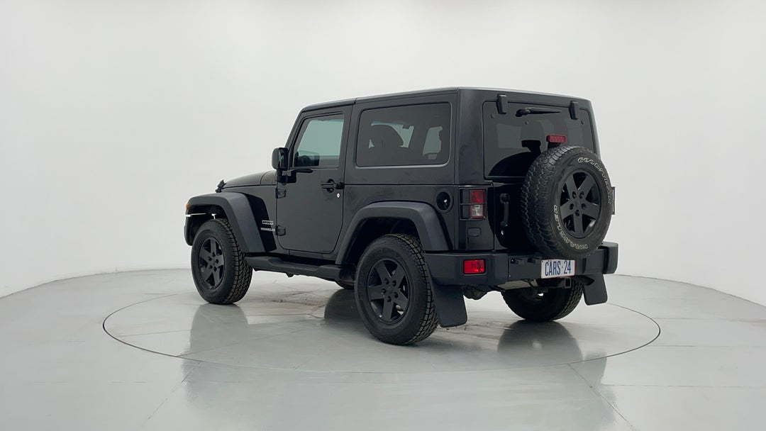 Left Back Diagonal (45- Degree) View