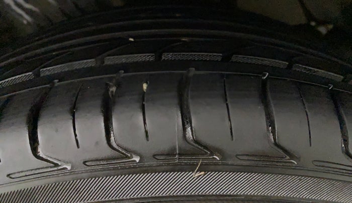 2016 Volkswagen Ameo HIGHLINE1.2L, Petrol, Manual, 42,048 km, Left Rear Tyre Tread
