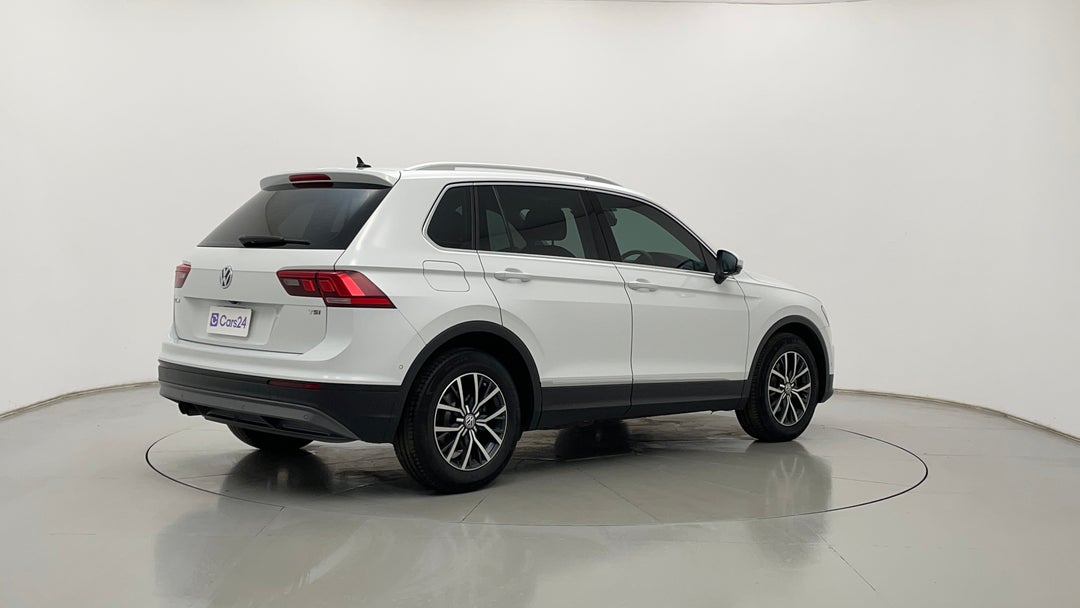 Right Back Diagonal (45- Degree) View