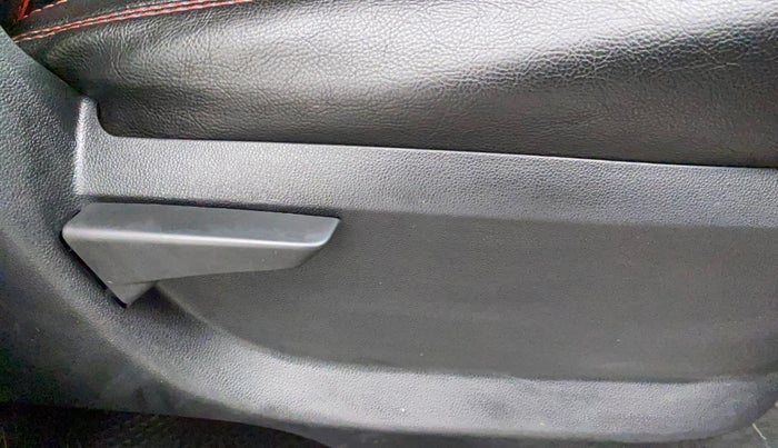 2018 Mahindra KUV 100 NXT K2+ P 6 STR, Petrol, Manual, 14,266 km, Driver Side Adjustment Panel