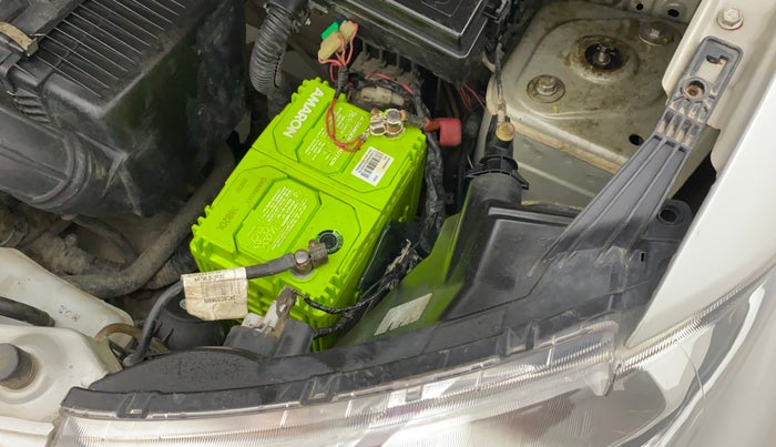 2019 Datsun Redi Go A, Petrol, Manual, 44,536 km, Left headlight - Clamp has minor damage