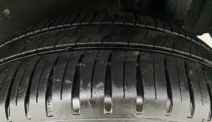 2012 Maruti Ritz VXI, Petrol, Manual, 54,036 km, Left Rear Tyre Tread