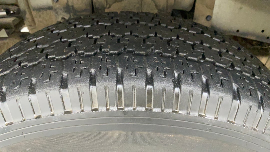 Left Front Tyre Tread