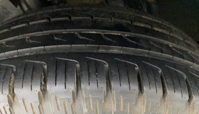 2014 Nissan Terrano XL (P), Petrol, Manual, 56,553 km, Left Front Tyre Tread