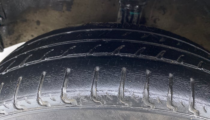 2018 Maruti Wagon R 1.0 VXI, Petrol, Manual, 35,801 km, Left Front Tyre Tread