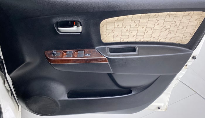2018 Maruti Wagon R 1.0 VXI, Petrol, Manual, 35,801 km, Driver Side Door Panels Control