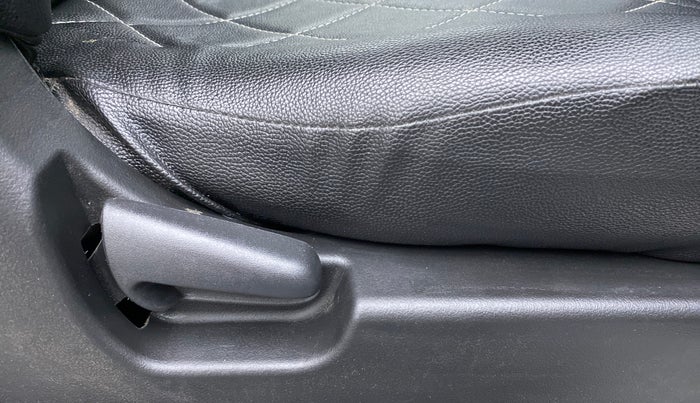 2018 Maruti Wagon R 1.0 VXI, Petrol, Manual, 35,801 km, Driver Side Adjustment Panel