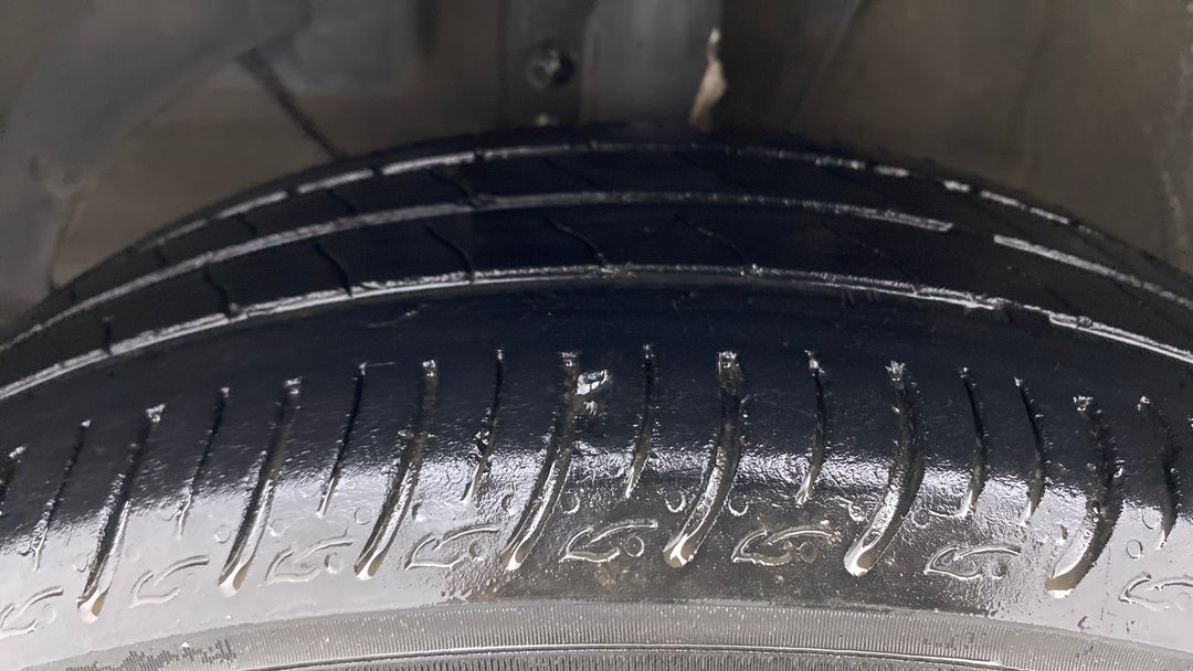 Left Front Tyre Tread