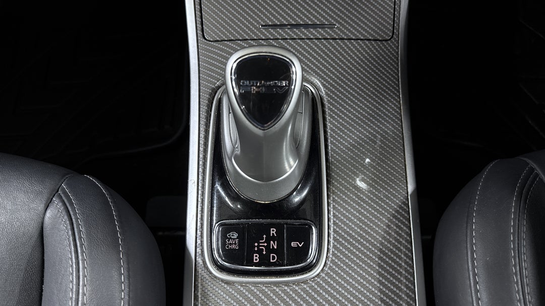 2020 Mitsubishi Outlander Phev Exceed 5 Seat (AWD), Automatic, 84513 km, Gear Lever 