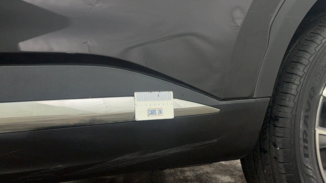 Doors Rear LHS Scratch