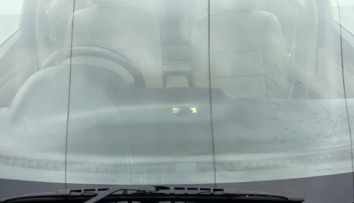 2019 Maruti Ciaz DELTA 1.5 SHVS MT PETROL, Petrol, Manual, 78,358 km, Front windshield - Minor spot on windshield