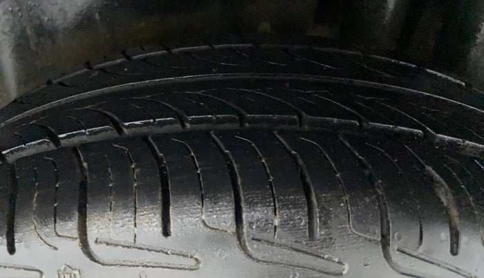 2019 Maruti Ciaz DELTA 1.5 SHVS MT PETROL, Petrol, Manual, 78,358 km, Left Rear Tyre Tread