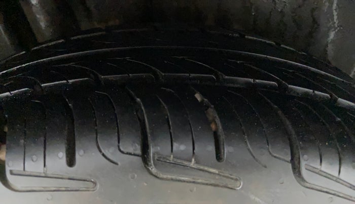 2019 Maruti Ciaz DELTA 1.5 SHVS MT PETROL, Petrol, Manual, 78,358 km, Right Rear Tyre Tread
