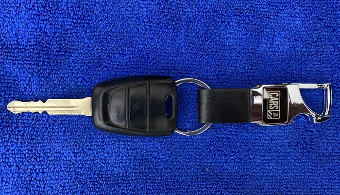 2019 Hyundai Grand i10 SPORTZ 1.2 KAPPA VTVT, CNG, Manual, 79,603 km, Key Close Up