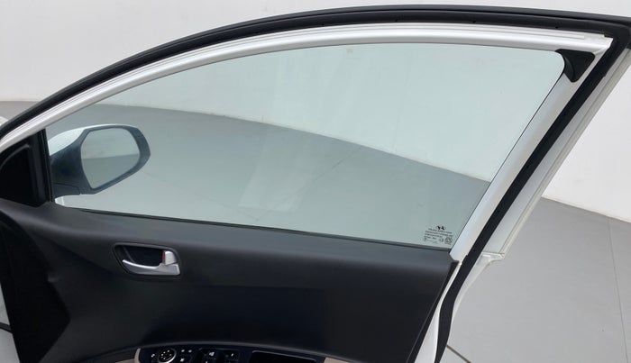 2019 Hyundai Grand i10 SPORTZ 1.2 KAPPA VTVT, CNG, Manual, 79,603 km, Right front window switch / handle - Power window makes minor noise