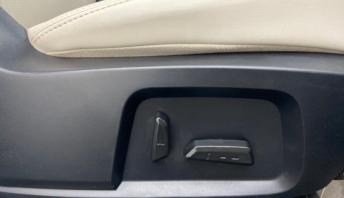 2021 Tata Safari XZA PLUS 6S, Diesel, Automatic, 96,529 km, Driver Side Adjustment Panel