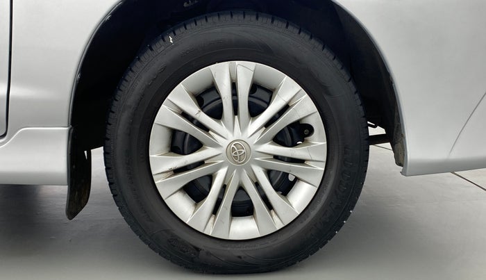 2014 Toyota Innova 2.5 GX 8 STR BS IV, Diesel, Manual, 98,625 km, Right Front Wheel