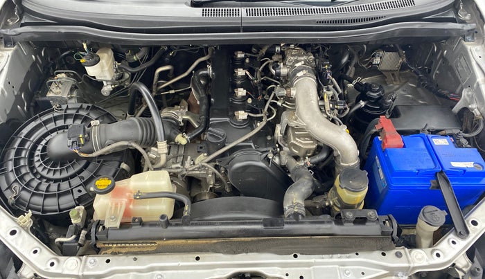 2014 Toyota Innova 2.5 GX 8 STR BS IV, Diesel, Manual, 98,625 km, Open Bonet