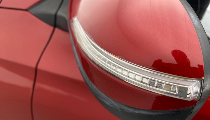 2019 Hyundai Elite i20 ASTA 1.2 (O), Petrol, Manual, 38,670 km, Left rear-view mirror - Indicator light has minor damage