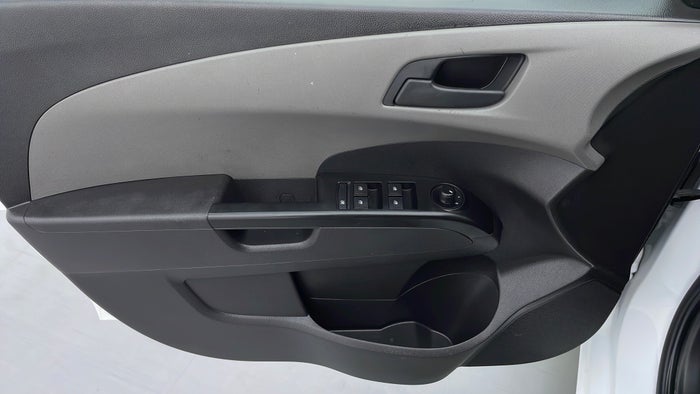 CHEVROLET AVEO-Driver Side Door Panels Controls