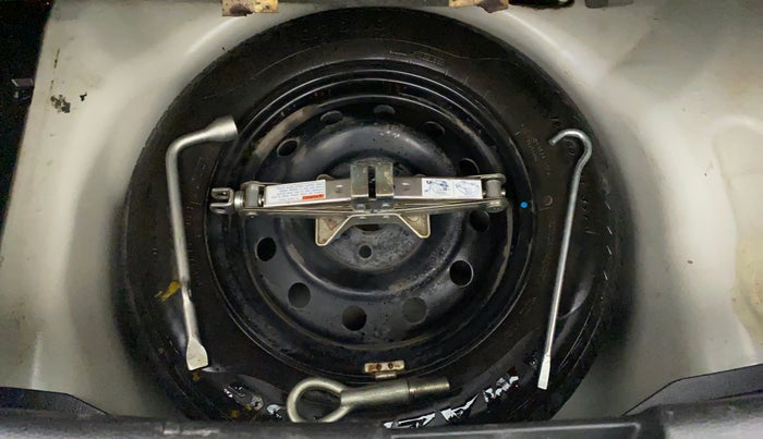 2015 Maruti Swift VXI, Petrol, Manual, 45,033 km, Spare Tyre