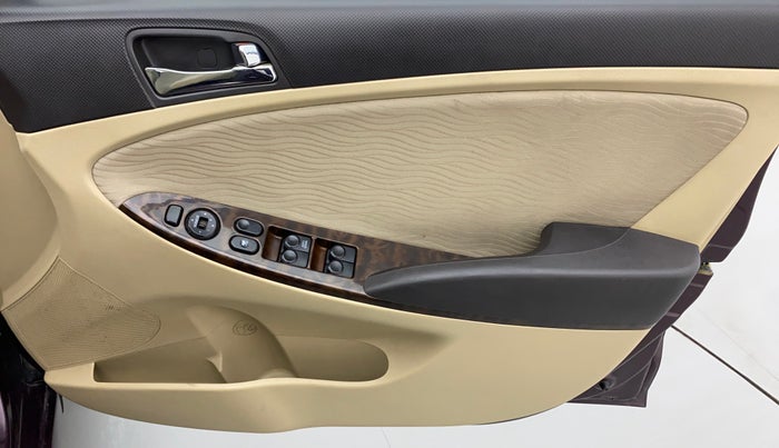 2012 Hyundai Verna FLUIDIC 1.6 VTVT SX, Petrol, Manual, 74,302 km, Driver Side Door Panels Control