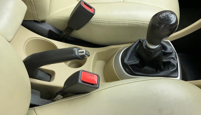 2012 Hyundai Verna FLUIDIC 1.6 VTVT SX, Petrol, Manual, 74,302 km, Gear Lever